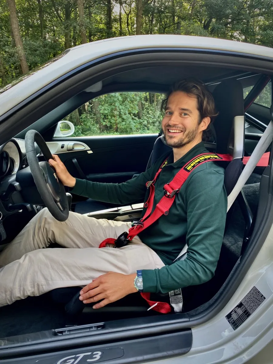 mr. Paul Coenen in een Porsche GT3